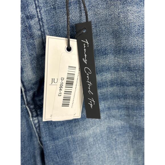 Judy Blue Mid Rise Women's Size 31 Medium Blue Wash Flare Jeans. NWT - Picture 3 of 8